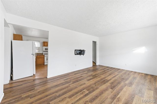 37 Hunting Creek Road, St Peters, MO 63376