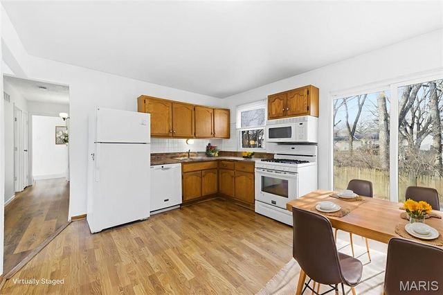 37 Hunting Creek Road, St Peters, MO 63376