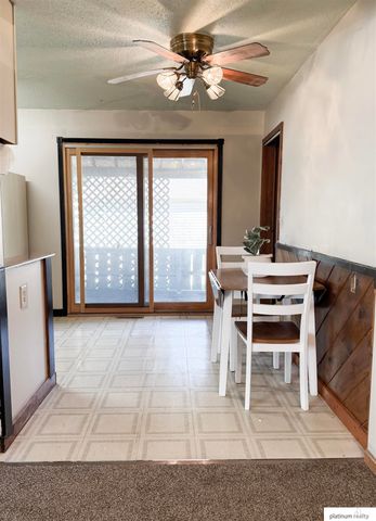 102 W 28 Avenue, Bellevue, NE 68005