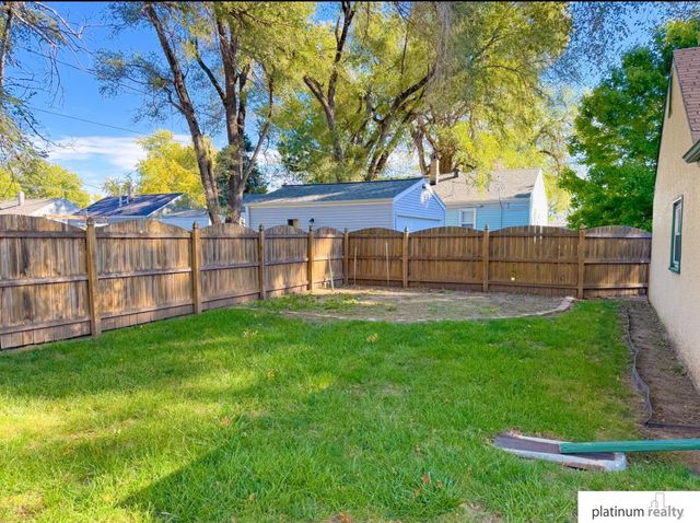 102 W 28 Avenue, Bellevue, NE 68005