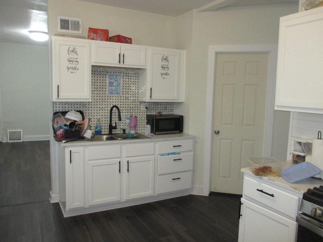 2842 N 16th STREET, Milwaukee, WI 53206