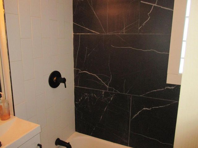 2842 N 16th STREET, Milwaukee, WI 53206