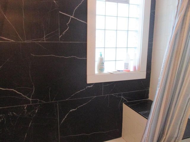 2842 N 16th STREET, Milwaukee, WI 53206