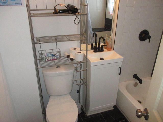 2842 N 16th STREET, Milwaukee, WI 53206