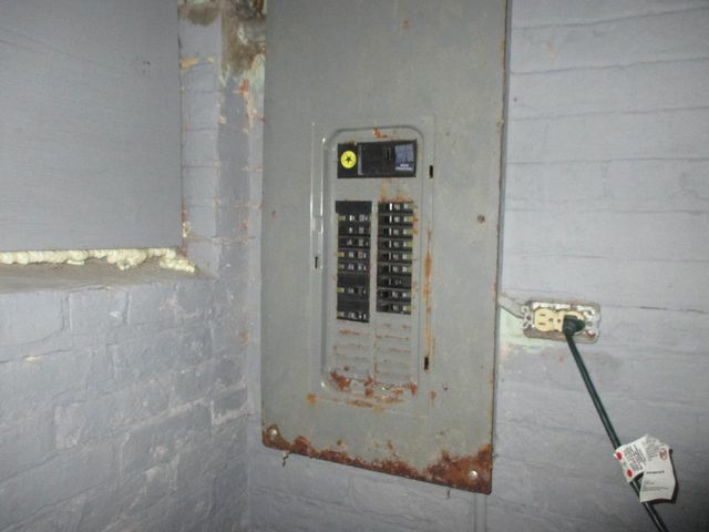 2842 N 16th STREET, Milwaukee, WI 53206