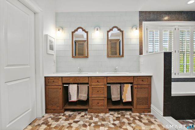 14 Winslow Lane, Westport, CT 06880