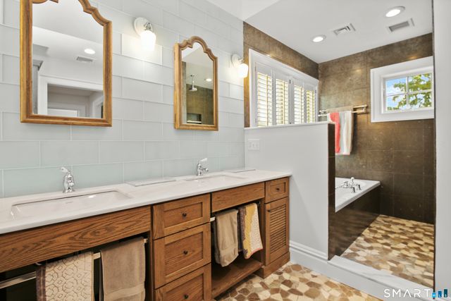 14 Winslow Lane, Westport, CT 06880