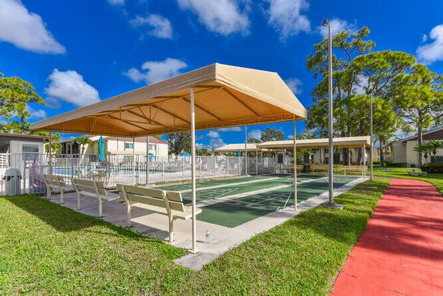 305 Knotty Pine Circle, Greenacres, FL 33463