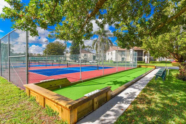 305 Knotty Pine Circle, Greenacres, FL 33463