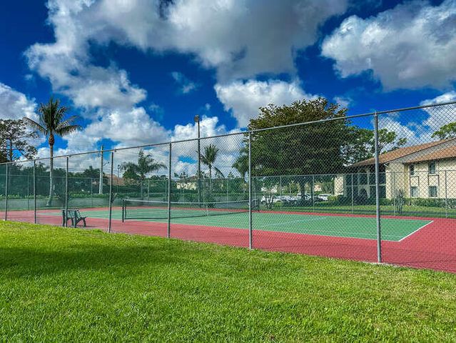 305 Knotty Pine Circle, Greenacres, FL 33463