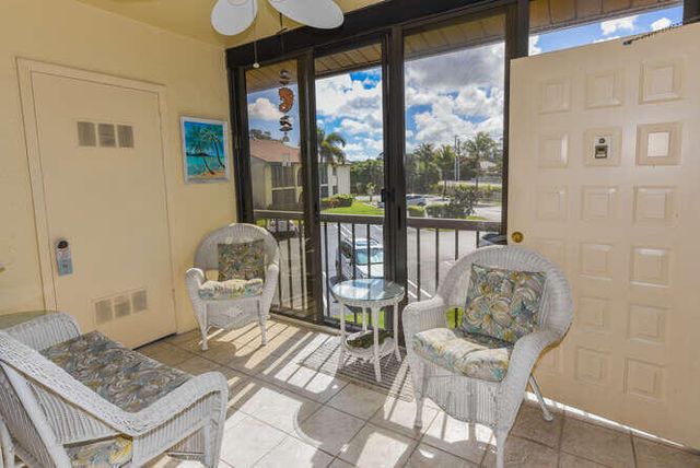 305 Knotty Pine Circle, Greenacres, FL 33463