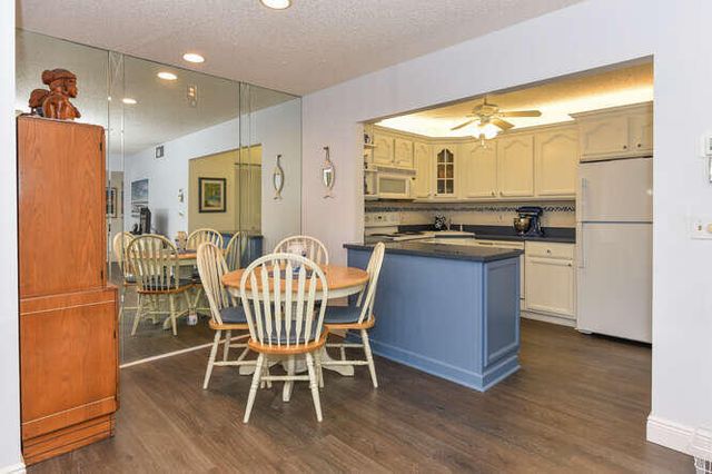 305 Knotty Pine Circle, Greenacres, FL 33463