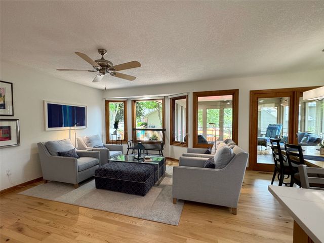 511 58th Court, West Des Moines, IA 50266
