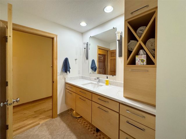 511 58th Court, West Des Moines, IA 50266