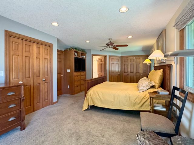 511 58th Court, West Des Moines, IA 50266