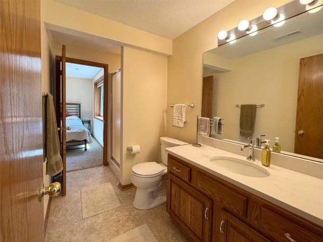 511 58th Court, West Des Moines, IA 50266
