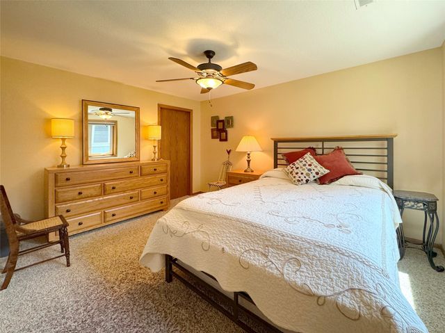 511 58th Court, West Des Moines, IA 50266