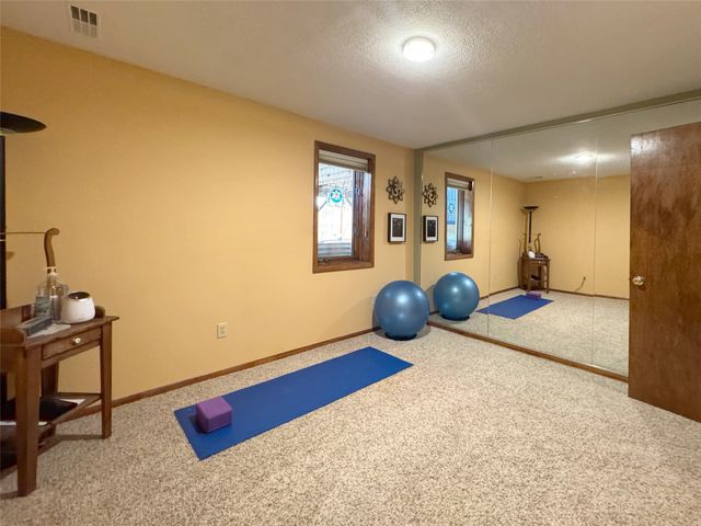 511 58th Court, West Des Moines, IA 50266
