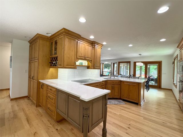 511 58th Court, West Des Moines, IA 50266