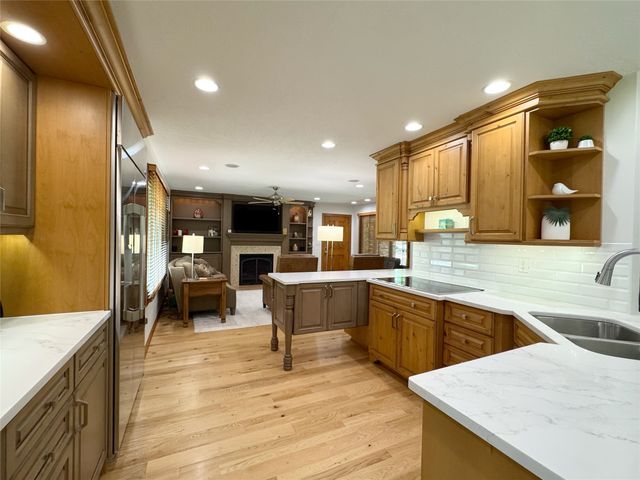 511 58th Court, West Des Moines, IA 50266