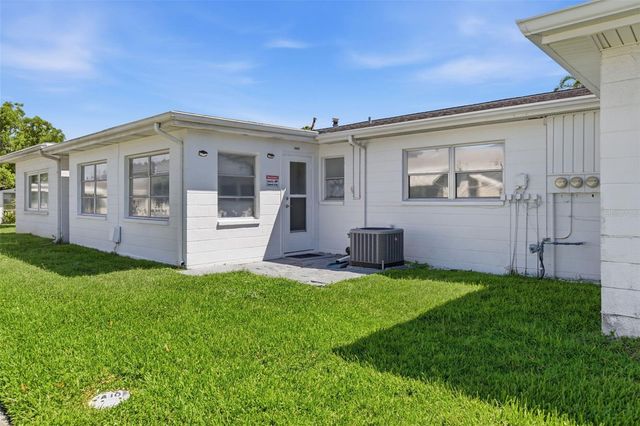 10013 DAHLIA ST N, Pinellas Park, FL 33782