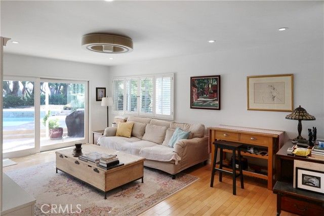 23929 Crosson, Woodland Hills (los Angeles), CA 91367