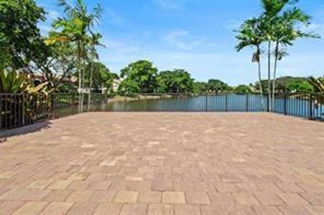 504 Gardens Drive 203, Pompano Beach, FL 33069