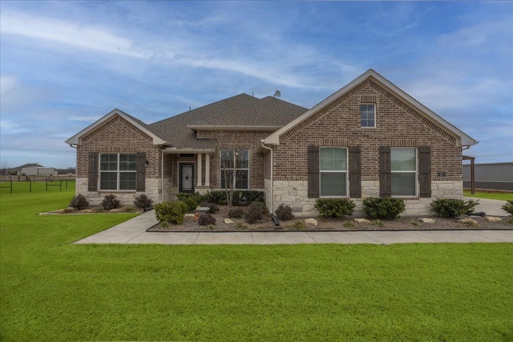 161 Chester Road, Springtown, TX 76082