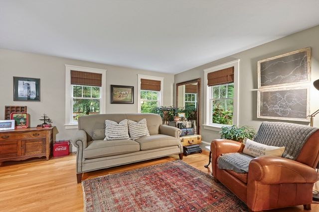 28 Victory Ln, Plymouth, MA 02360