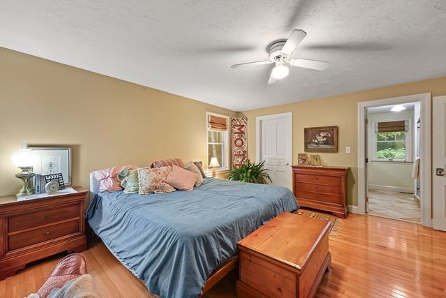 28 Victory Ln, Plymouth, MA 02360