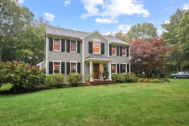 28 Victory Ln, Plymouth, MA 02360