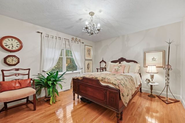 28 Victory Ln, Plymouth, MA 02360