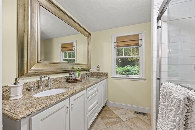 28 Victory Ln, Plymouth, MA 02360
