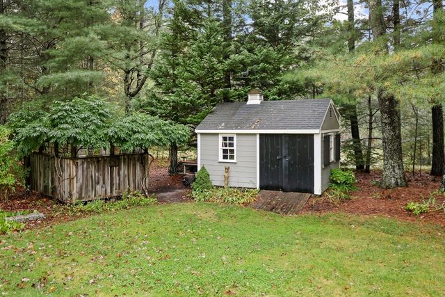 28 Victory Ln, Plymouth, MA 02360