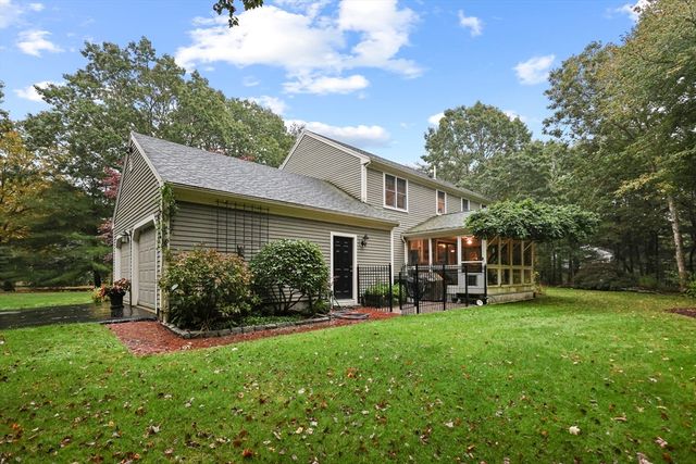 28 Victory Ln, Plymouth, MA 02360