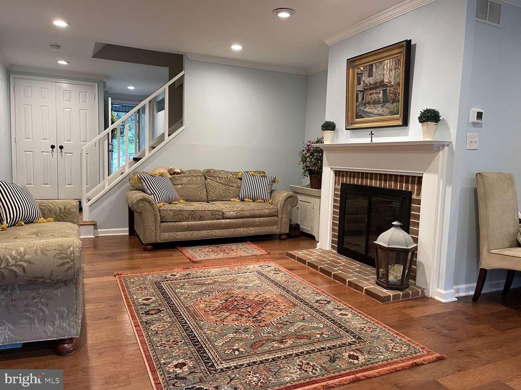 545 FOXWOOD LN, Paoli, PA 19301