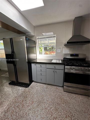 1561 NE 29th St, Pompano Beach, FL 33064