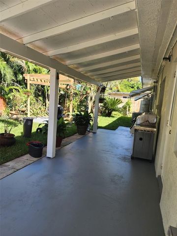 1561 NE 29th St, Pompano Beach, FL 33064