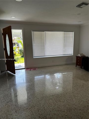 1561 NE 29th St, Pompano Beach, FL 33064