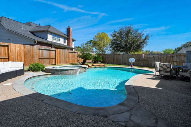 10810 Lake Raven Court, Cypress, TX 77433