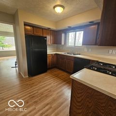 88 Keran Manor Court B, Greenwood, IN 46142