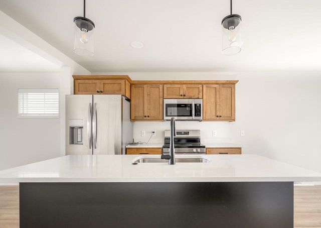 457 Savannah Drive, Oregon, WI 53575