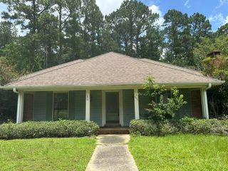 105 Linden Ct., Hattiesburg, MS 39402