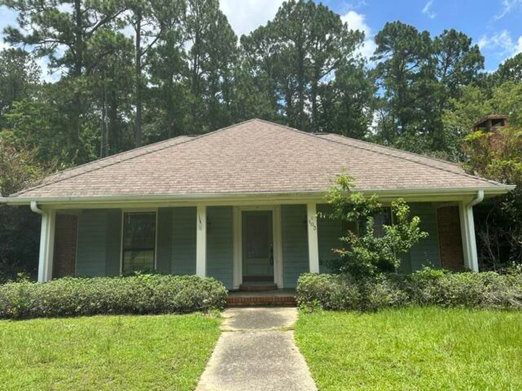 105 Linden Ct., Hattiesburg, MS 39402