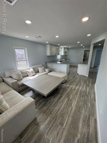 6004 Monroe Boulevard, Taylor, MI 48180