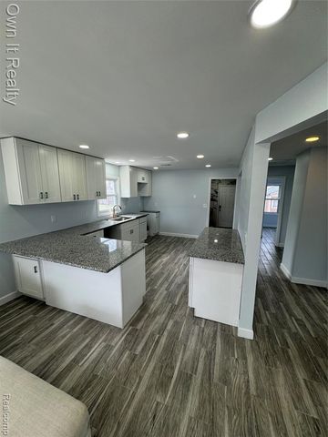 6004 Monroe Boulevard, Taylor, MI 48180