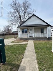 6004 Monroe Boulevard, Taylor, MI 48180