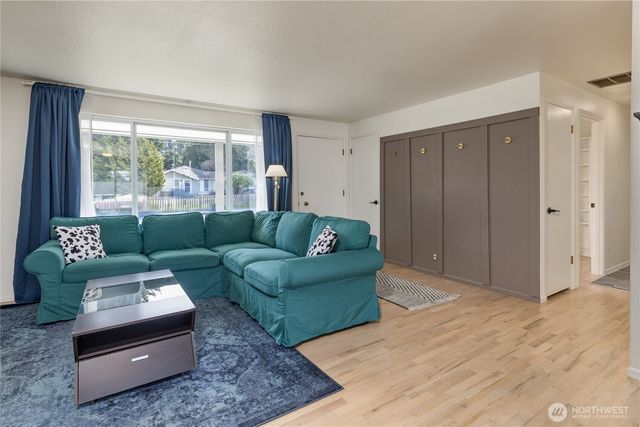 2709 R Street SE, Auburn, WA 98002