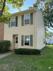 390 Mcdowell Dr, East Brunswick Twp., NJ 08816