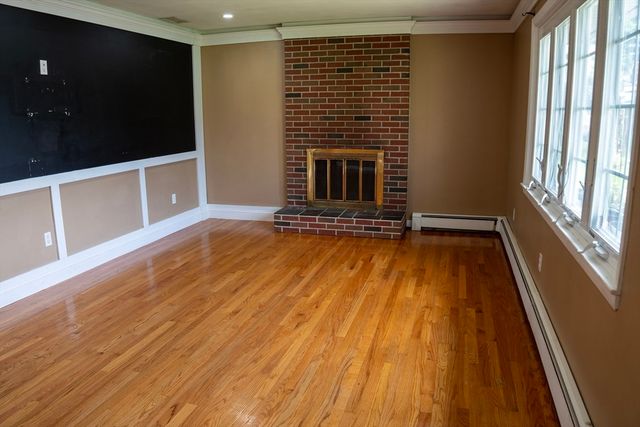 571 Mill St, Agawam, MA 01030